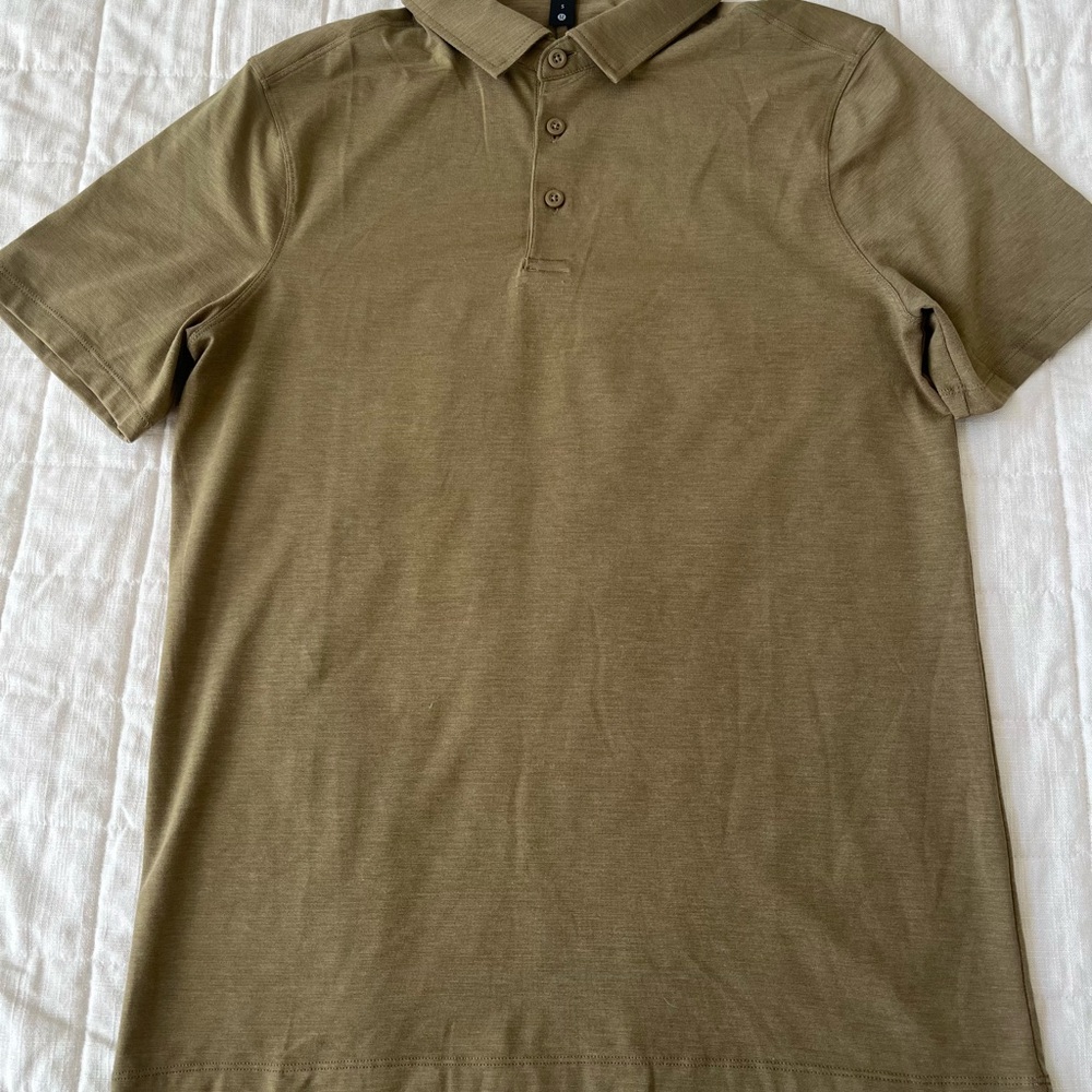 Men’s Lululemon Evolution Polo, sz Small, no defects, slim fit, Artifact shade